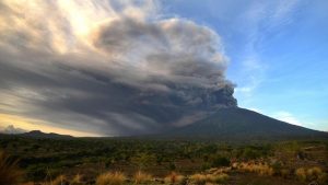 This man is desperate to climb Mount Agung During High Alerts